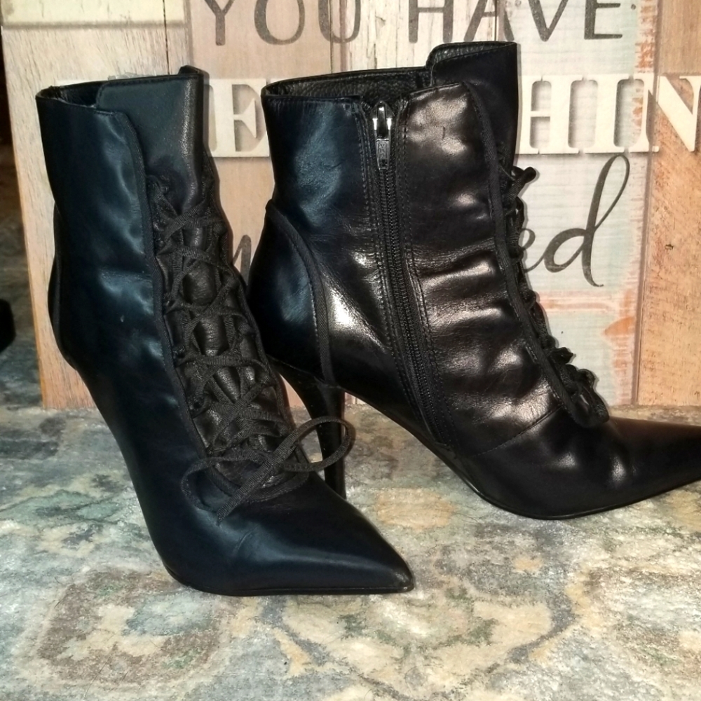 Victorian style pointed boots